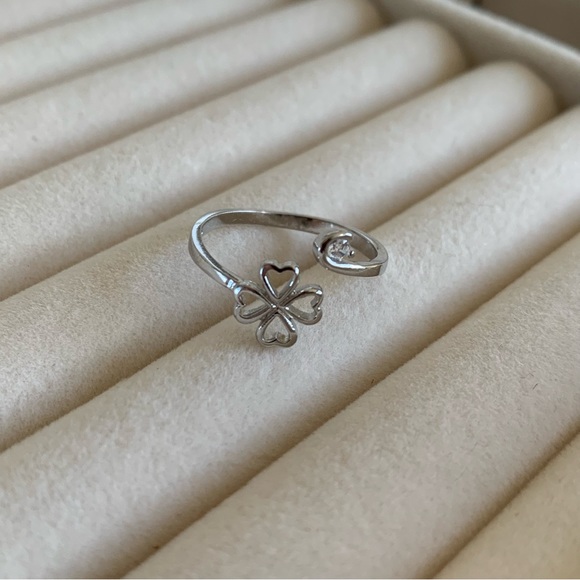 Clover ring, cz ring, silver stacking ring, silver clover ring silver ring - Picture 7 of 7